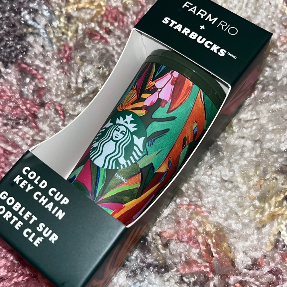 π³β₯οΈπ³β’ π Farm Rio x Starbucks πβ’ π«¦π³π«¦ - Picture 7 of 7